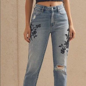 Pacsun embroidered mom jeans perfect condition